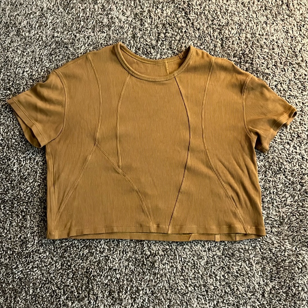 Lululemon cropped ribbed t shirt